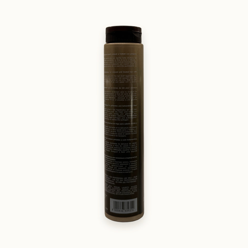 Andy Treat, shampoo riparatore proteine del grano per capelli trattati 250 ml — packshot su fondo crema