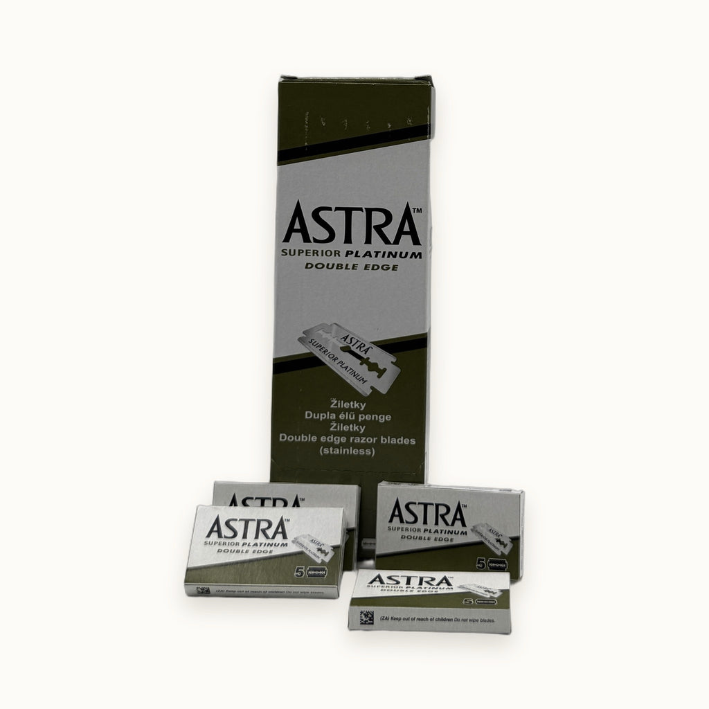 Astra Superior Platinum, lamette da barba doppio taglio confezione 5 pezzi — packshot su fondo crema