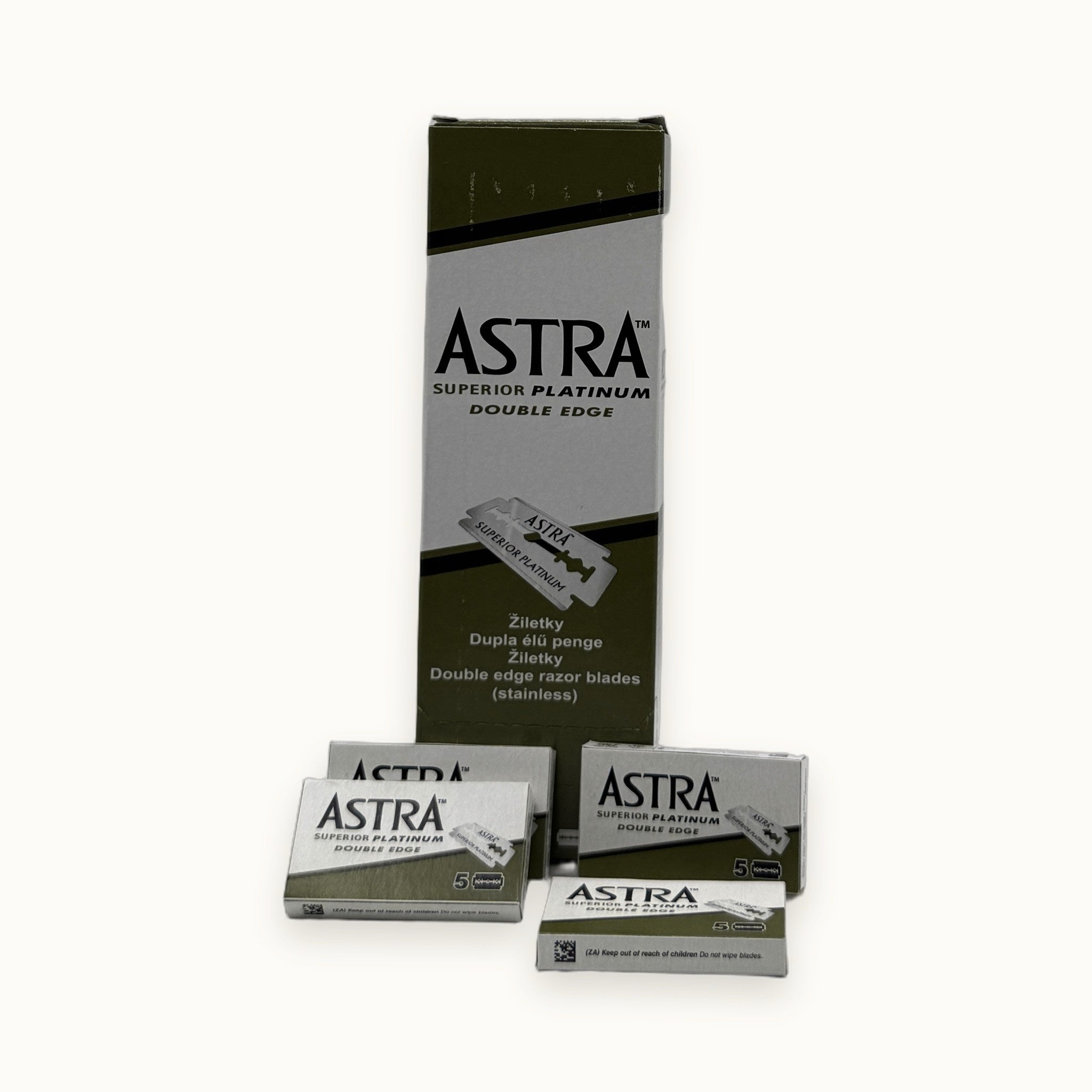 Astra Superior Platinum, lamette da barba doppio taglio confezione 5 pezzi — packshot su fondo crema