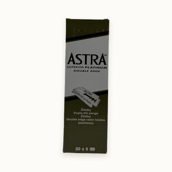 Astra Superior Platinum, lamette da barba doppio taglio confezione 5 pezzi — packshot su fondo crema
