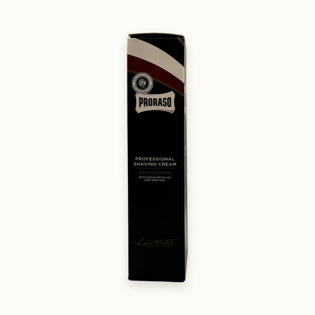 Proraso, crema da barba professionale rinfrescante in tubo 150 ml — packshot su fondo crema
